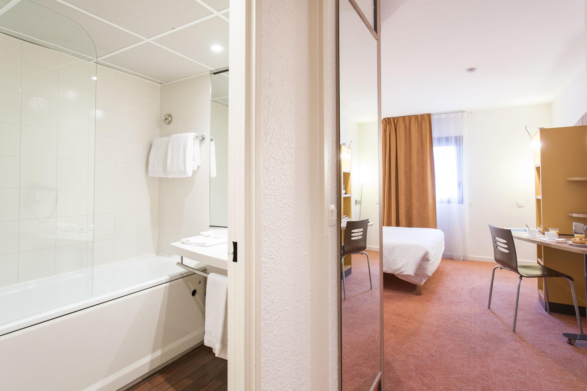 Canal Suites Pantin Extérieur photo