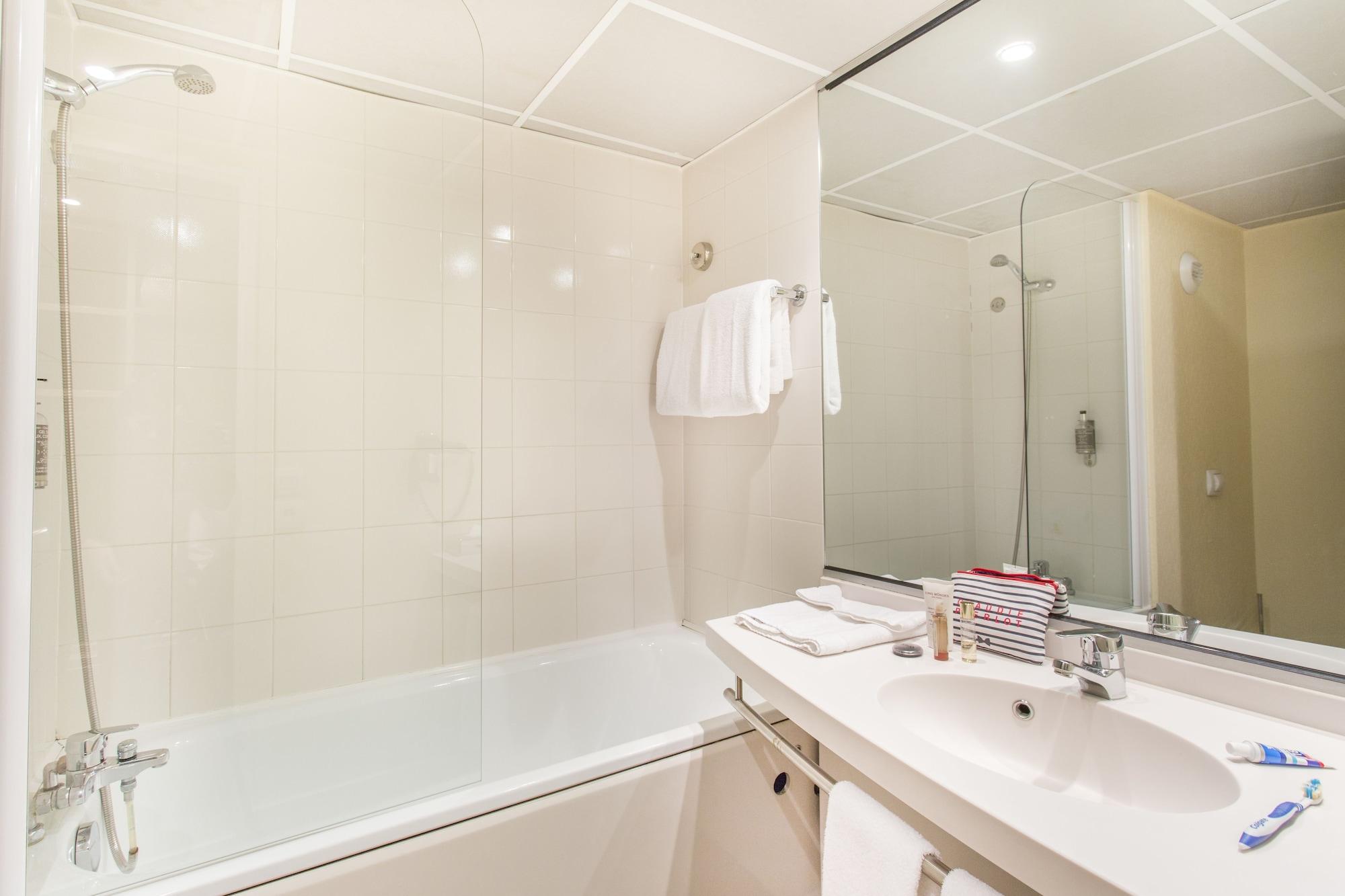 Canal Suites Pantin Extérieur photo