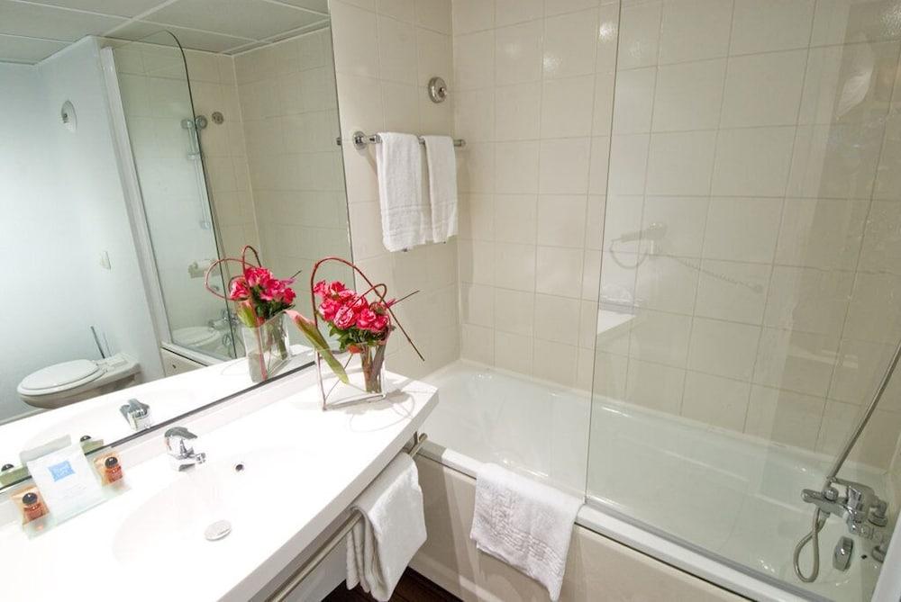 Canal Suites Pantin Extérieur photo