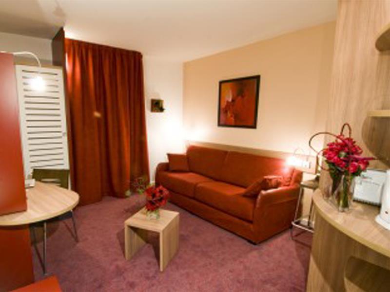 Canal Suites Pantin Extérieur photo
