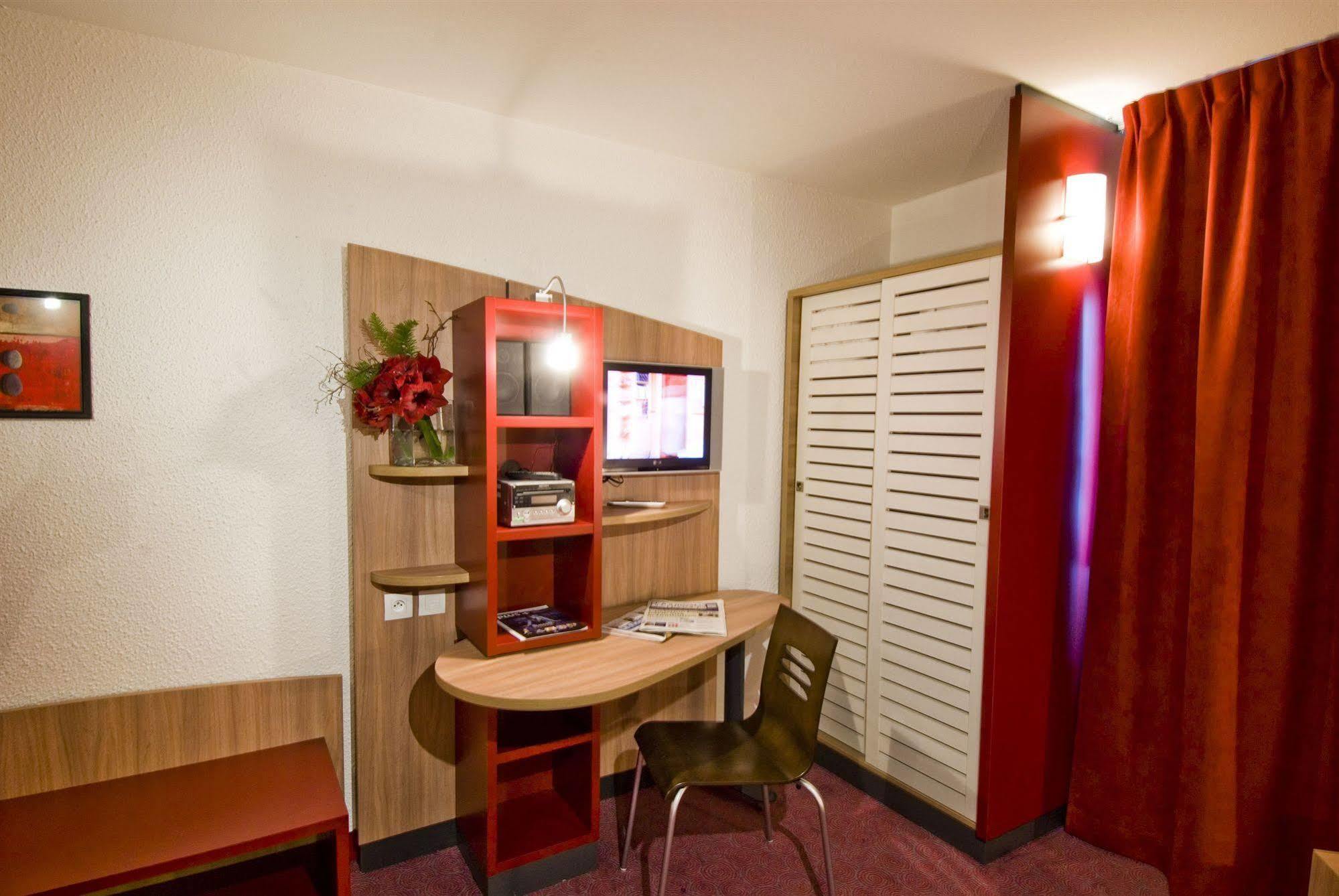 Canal Suites Pantin Extérieur photo