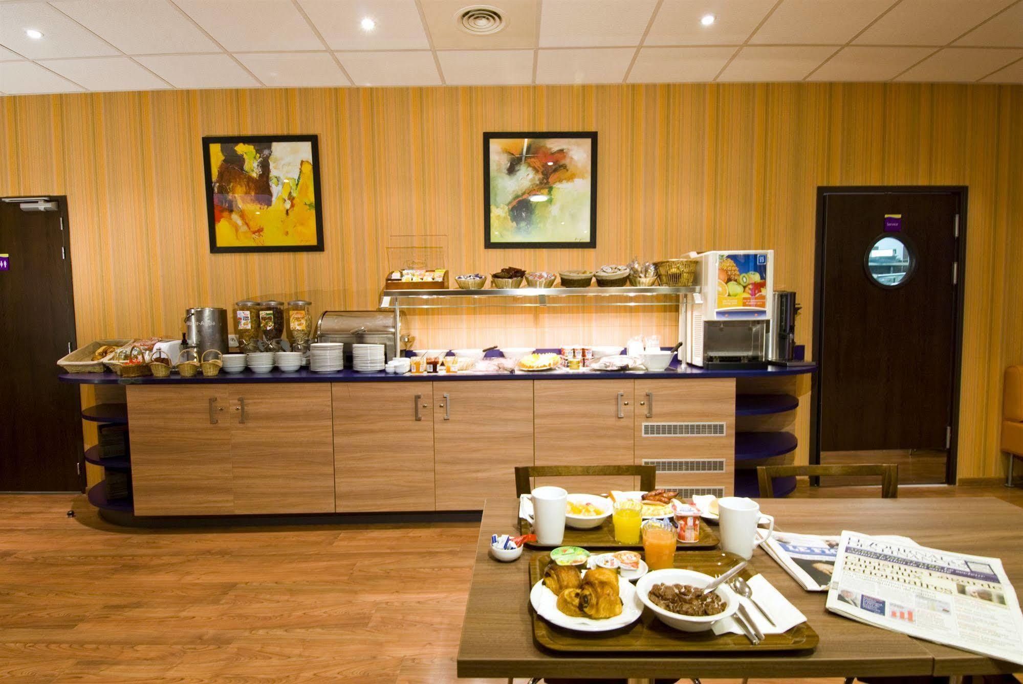 Canal Suites Pantin Extérieur photo